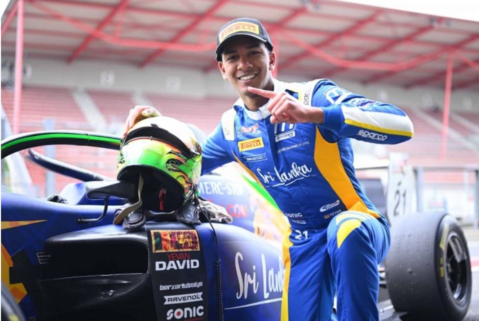 Yevan David consigue la pole y lidera el cuarteto de Motopark